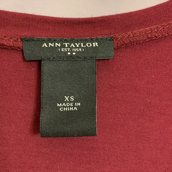 Ann Taylor extra small ruffled sleeveless tank top red wine Bordeaux burgundy - Picture 4 of 9